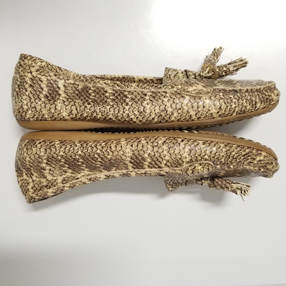 Stuart Weitzman Brown & Tan Snakeskin Embossed Leather Tassel Driving Loafer 9½ - Picture 8 of 13